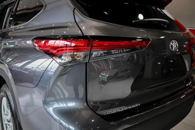 used 2021 Toyota Highlander car, priced at $29,888