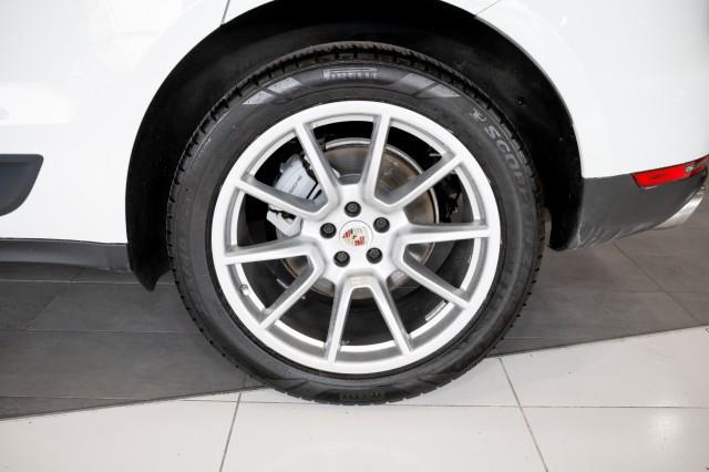 used 2018 Porsche Macan car