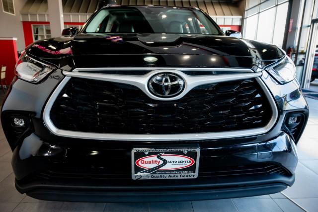 used 2021 Toyota Highlander car, priced at $40,976