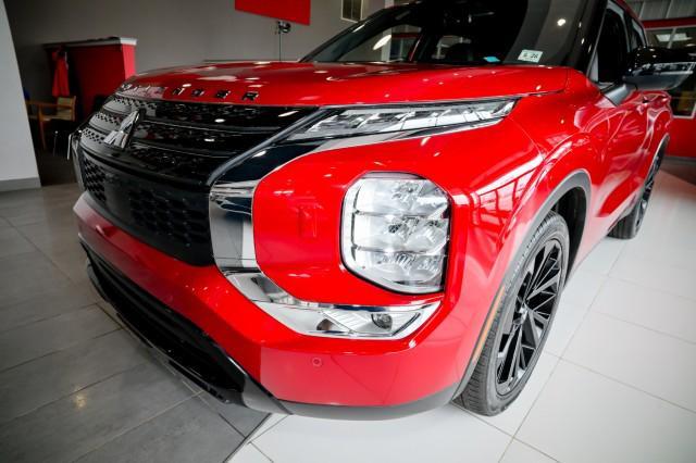 used 2023 Mitsubishi Outlander car, priced at $32,976