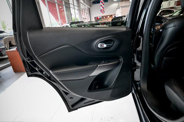 used 2019 Jeep Cherokee car, priced at $19,555