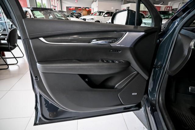 used 2022 Cadillac XT6 car, priced at $32,500