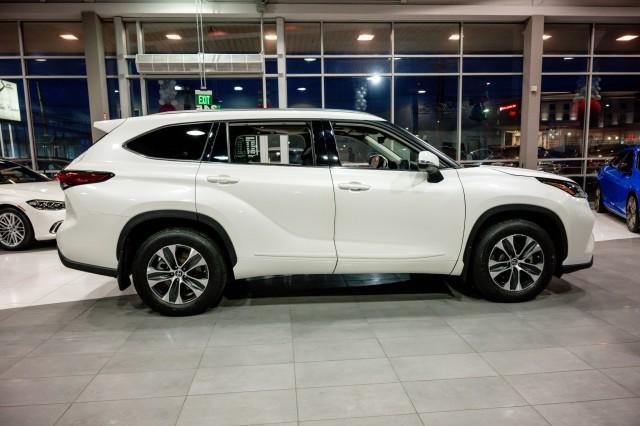 used 2021 Toyota Highlander car, priced at $34,924