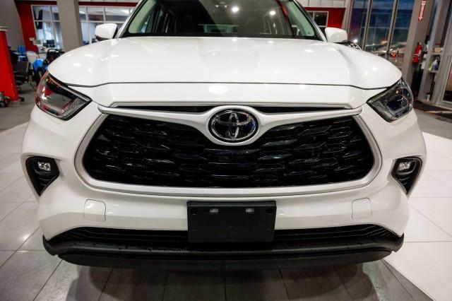 used 2021 Toyota Highlander car, priced at $34,924