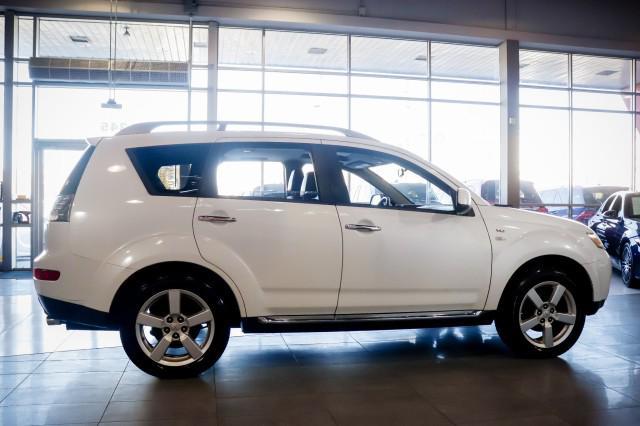 used 2009 Mitsubishi Outlander car, priced at $5,888