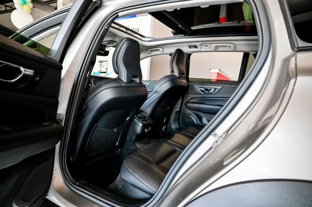 used 2020 Volvo V60 Cross Country car, priced at $25,280