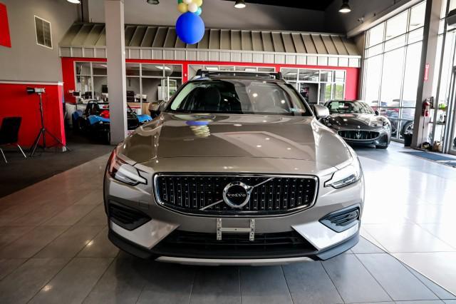 used 2020 Volvo V60 Cross Country car, priced at $25,280