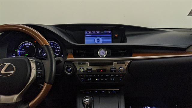 used 2013 Lexus ES 300h car, priced at $14,395