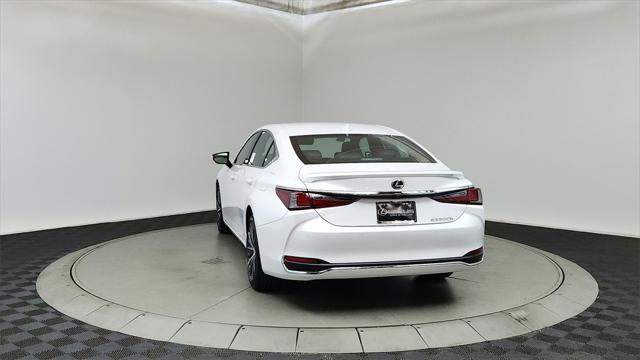 new 2025 Lexus ES 300h car, priced at $50,499