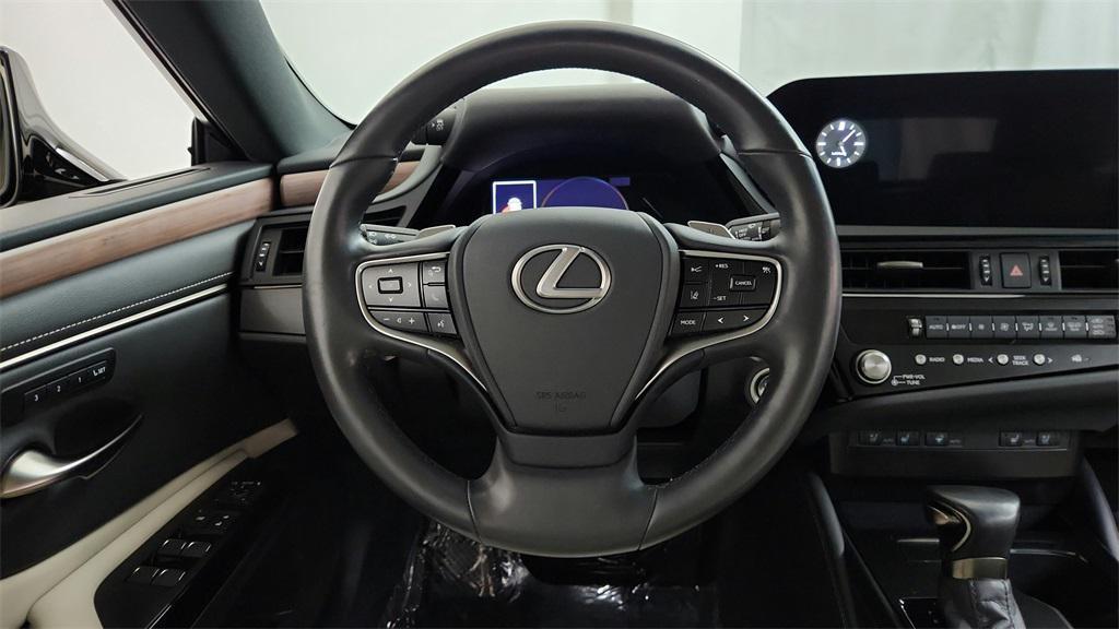 used 2023 Lexus ES 300h car, priced at $40,995