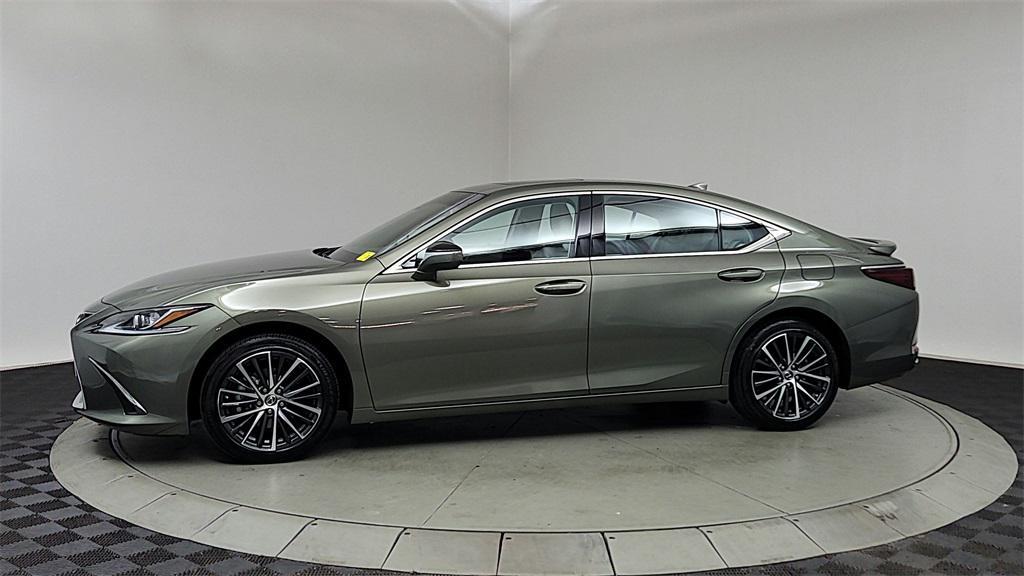 used 2023 Lexus ES 300h car, priced at $40,995