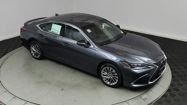 new 2025 Lexus ES 300h car, priced at $57,895