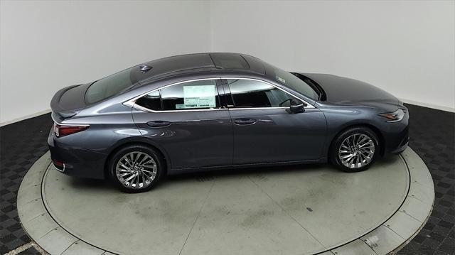 new 2025 Lexus ES 300h car, priced at $57,895