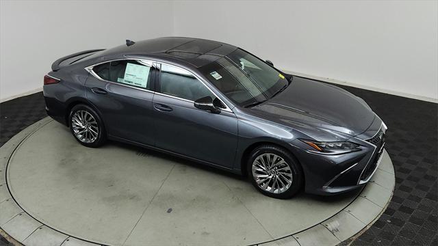 new 2025 Lexus ES 300h car, priced at $57,895