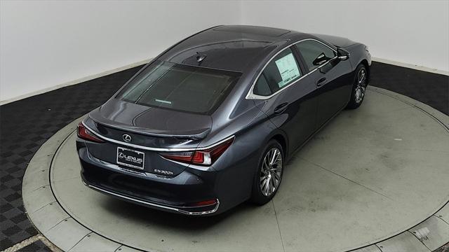 new 2025 Lexus ES 300h car, priced at $57,895
