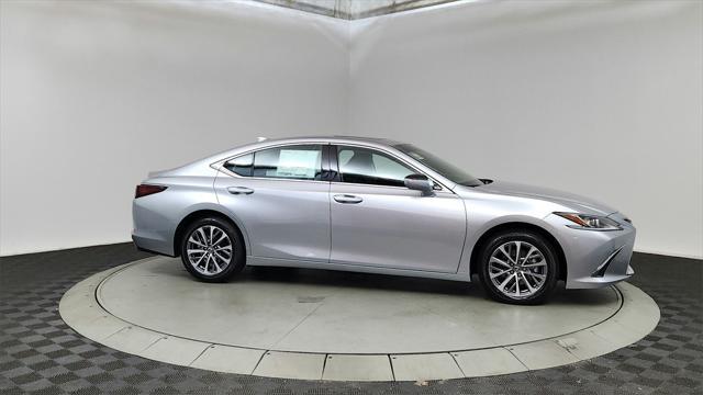 new 2025 Lexus ES 350 car, priced at $44,349