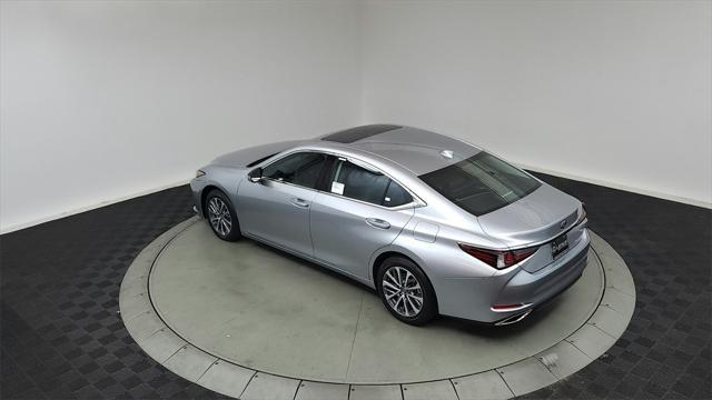 new 2025 Lexus ES 350 car, priced at $44,349