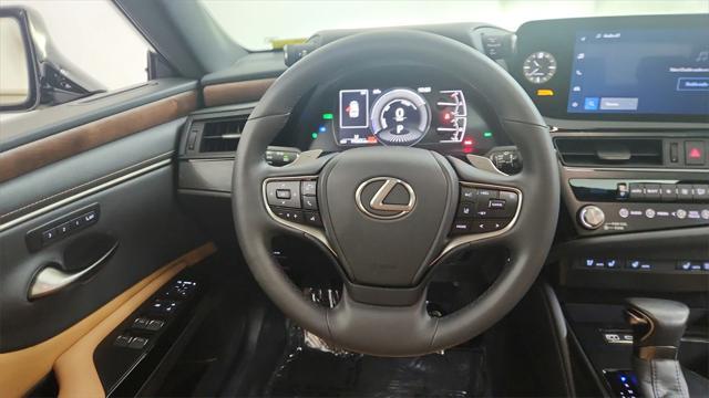 used 2023 Lexus ES 300h car, priced at $40,900