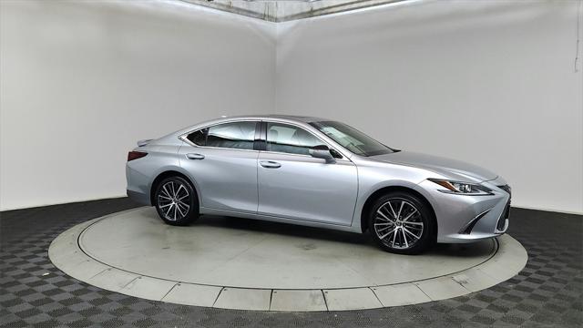 used 2023 Lexus ES 300h car, priced at $40,900