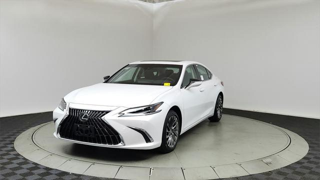 new 2025 Lexus ES 300h car, priced at $56,564