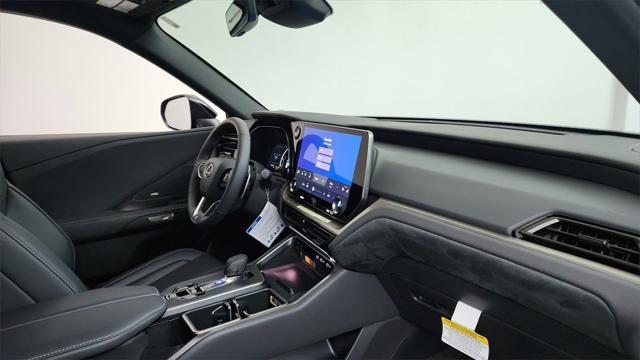 new 2025 Lexus TX 500h car, priced at $77,178