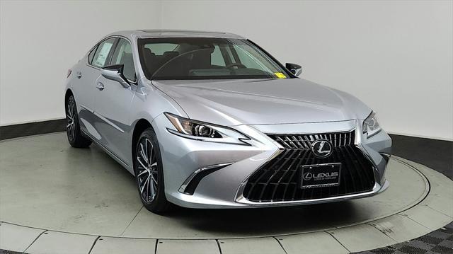 new 2025 Lexus ES 300h car, priced at $51,689