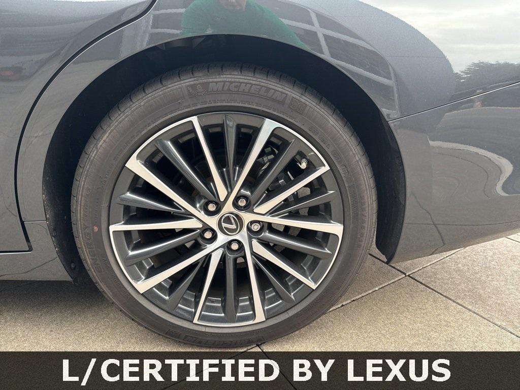 used 2025 Lexus ES 300h car, priced at $44,994