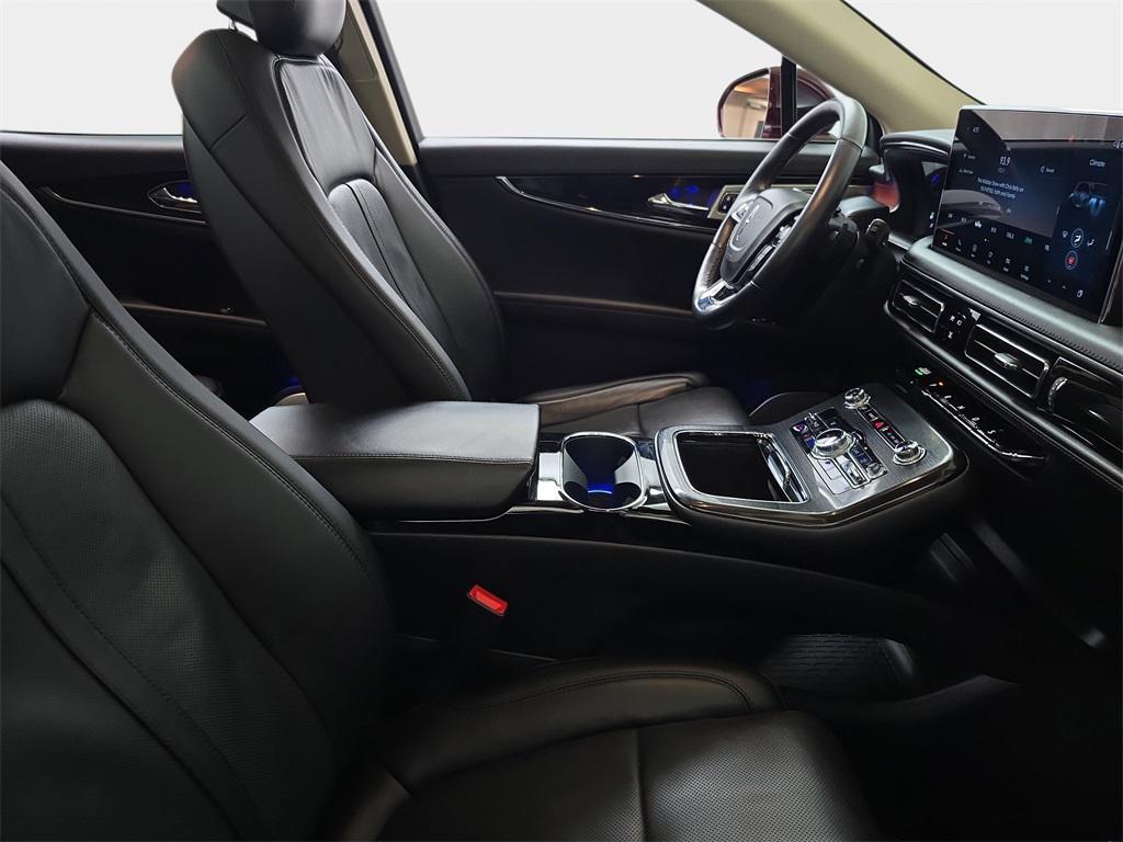 used 2022 Lincoln Nautilus car, priced at $34,999