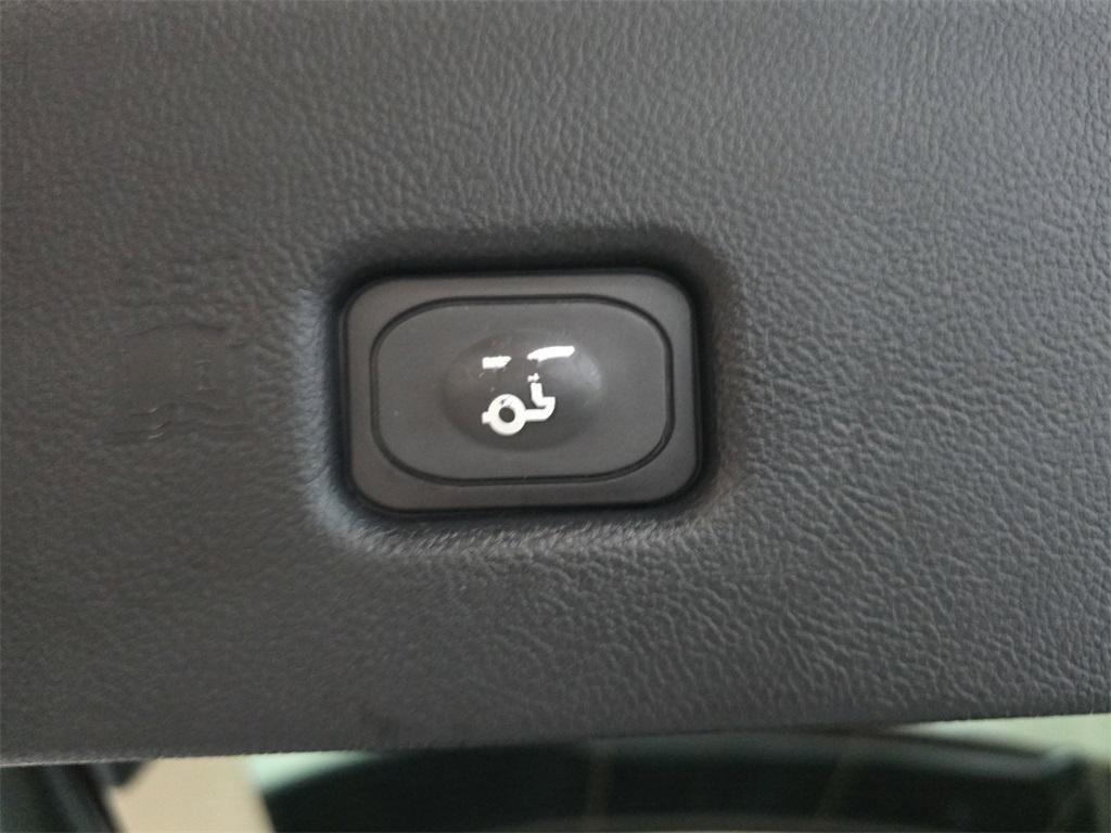 used 2022 Lincoln Nautilus car, priced at $34,999