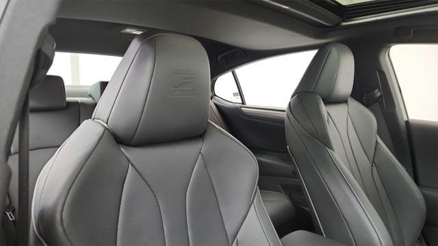 new 2024 Lexus ES 300h car, priced at $57,870