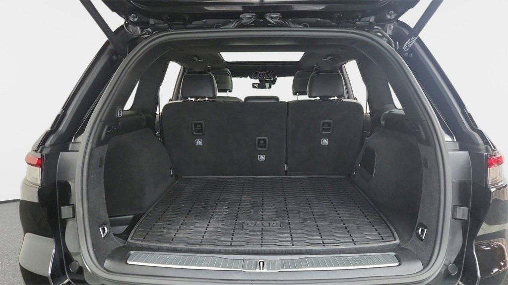 used 2022 Jeep Grand Cherokee car