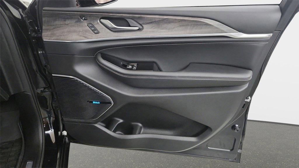 used 2022 Jeep Grand Cherokee car