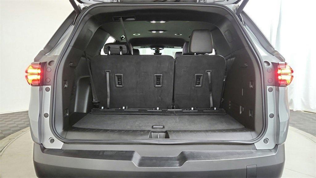 used 2023 Chevrolet Traverse car, priced at $32,988