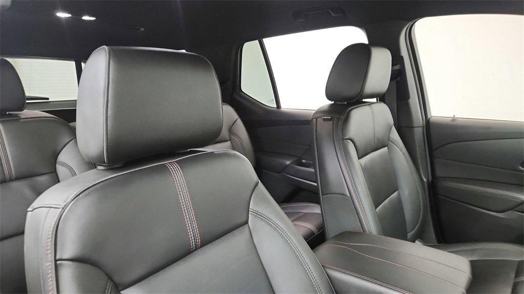 used 2023 Chevrolet Traverse car, priced at $32,988