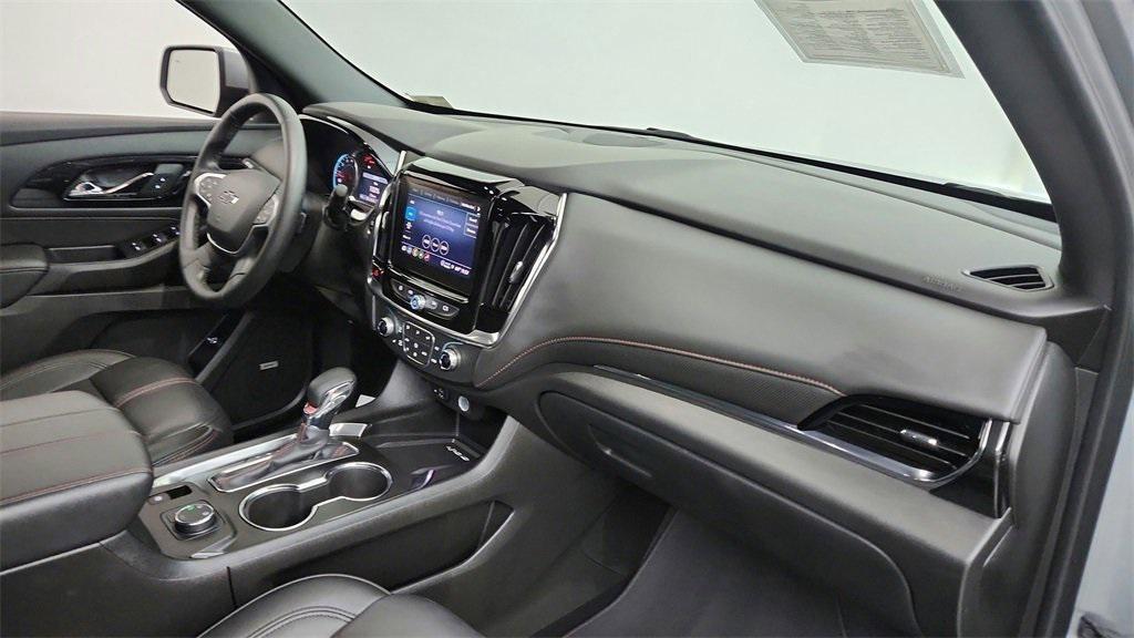 used 2023 Chevrolet Traverse car, priced at $32,988