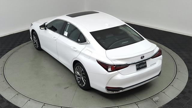 new 2025 Lexus ES 300h car, priced at $57,149