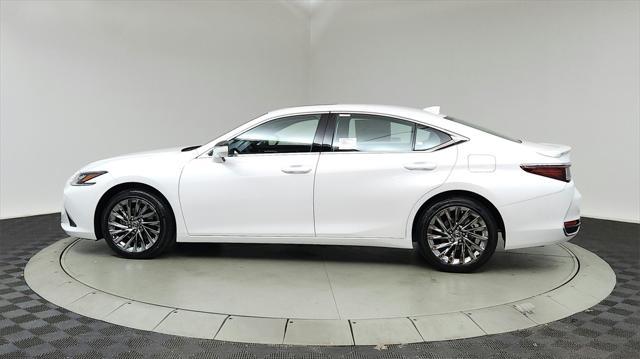 new 2025 Lexus ES 300h car, priced at $57,149