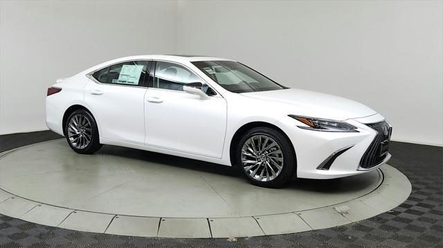 new 2025 Lexus ES 300h car, priced at $57,149