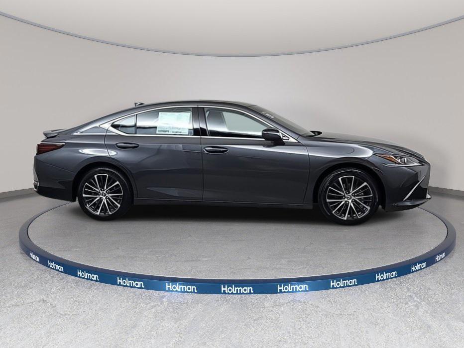 new 2025 Lexus ES 300h car, priced at $51,564