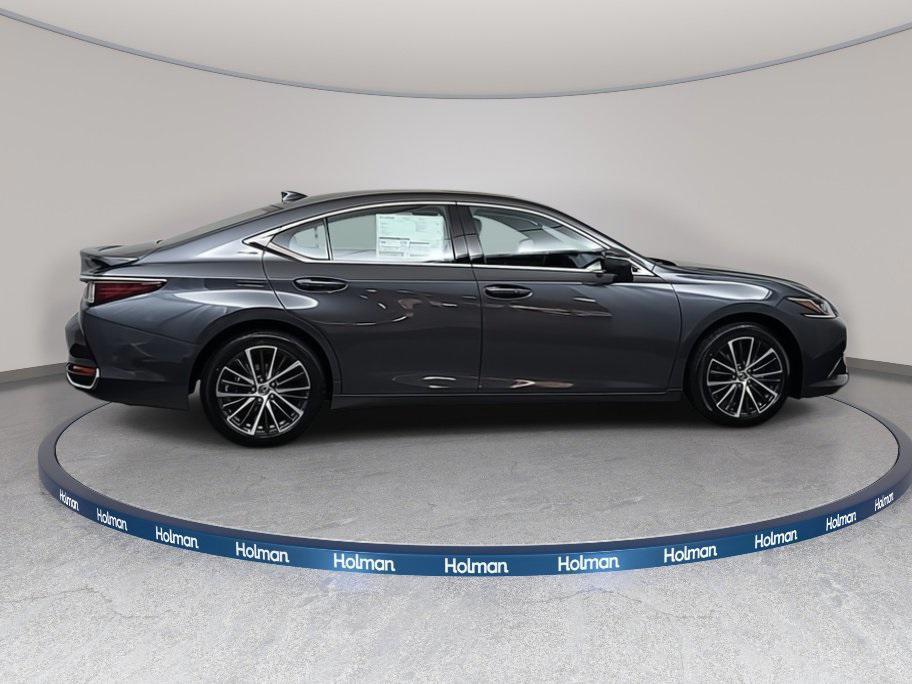 new 2025 Lexus ES 300h car, priced at $51,564