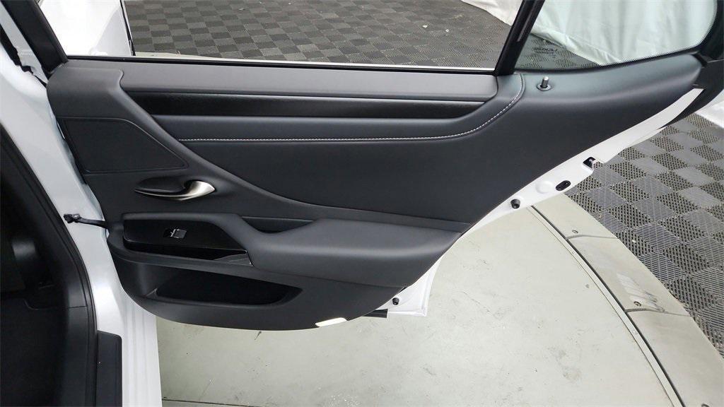 new 2025 Lexus ES 300h car, priced at $49,514