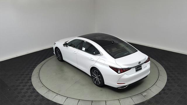 new 2025 Lexus ES 350 car, priced at $50,044