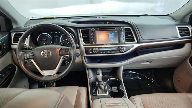 used 2016 Toyota Highlander Hybrid car, priced at $25,995