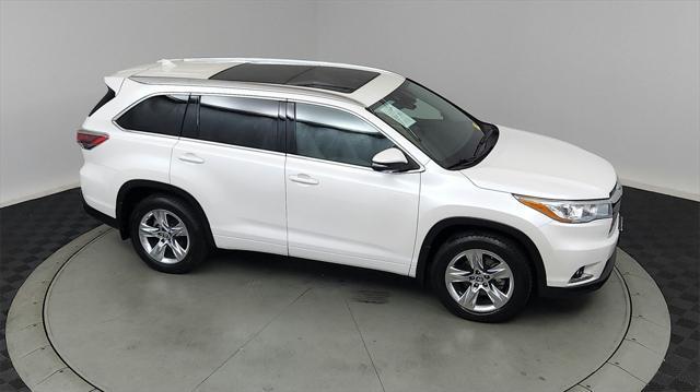 used 2016 Toyota Highlander Hybrid car, priced at $25,995