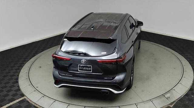 used 2022 Toyota Highlander car, priced at $38,420