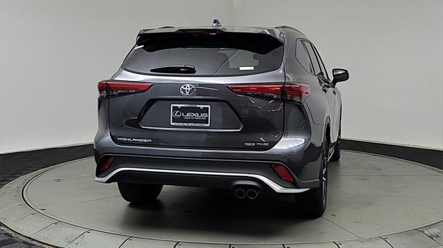 used 2022 Toyota Highlander car, priced at $38,420