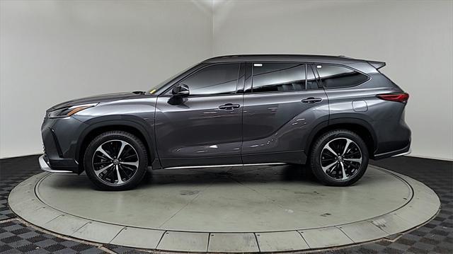 used 2022 Toyota Highlander car, priced at $38,420