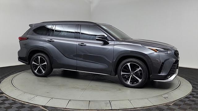 used 2022 Toyota Highlander car, priced at $38,420