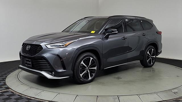 used 2022 Toyota Highlander car, priced at $38,420