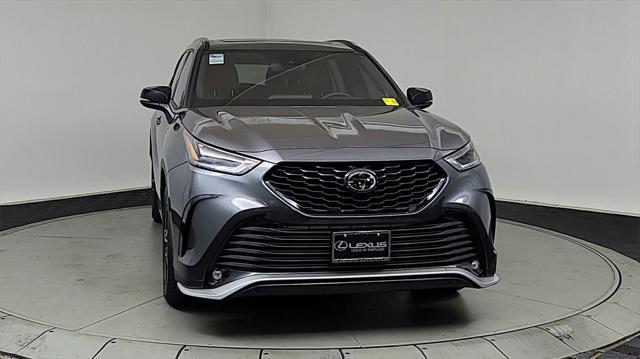 used 2022 Toyota Highlander car, priced at $38,420